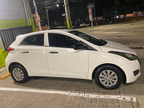 HYUNDAI HB20 1.0 COMFORT 12V FLEX 4P MANUAL HYUNDAI HB20 1.0 COMFORT 12V FLEX 4P MANUAL